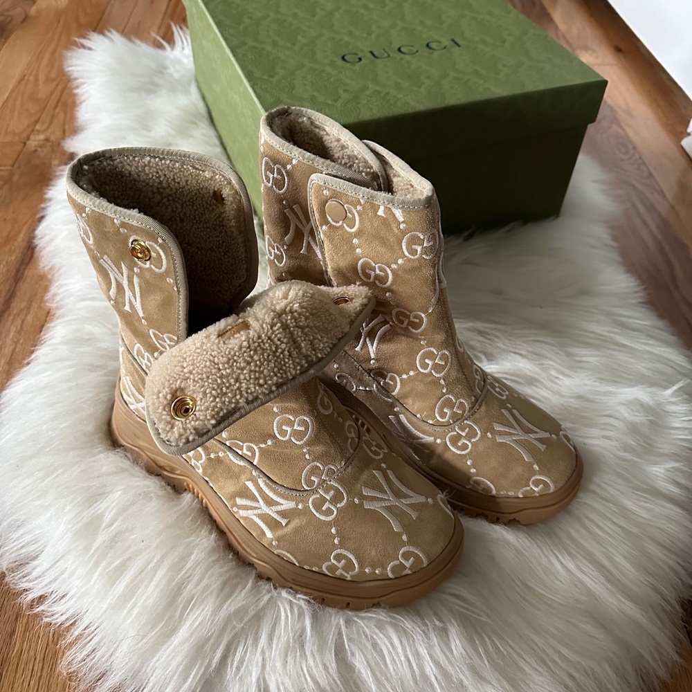 Gucci NY Yankees Winter Boots - Picture 7 of 7